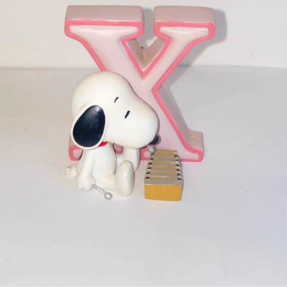 Westland Giftware Peanuts Snoopy Alphabet Letter X Snoopy Playing Xylophone - Picture 10 of 11